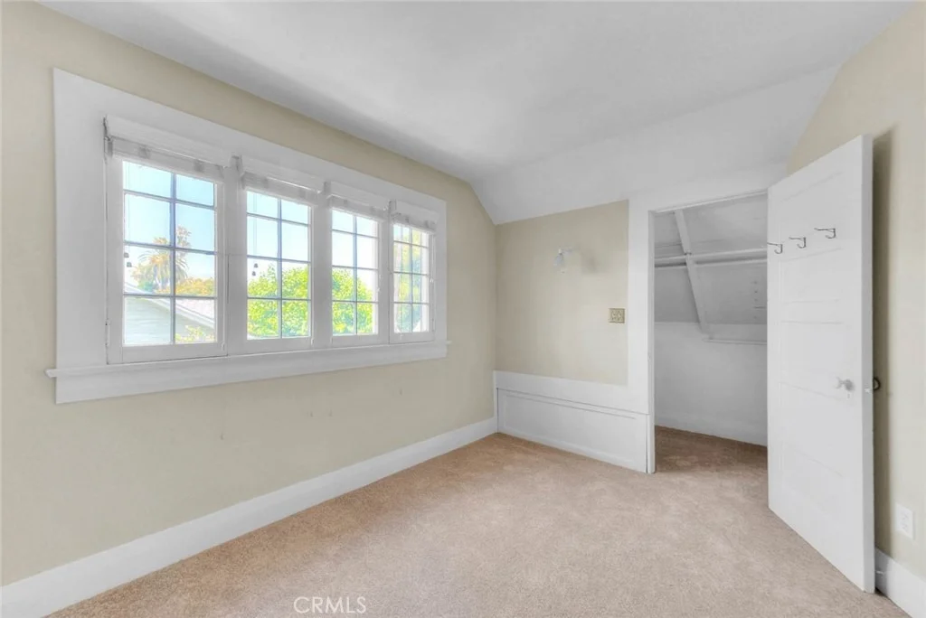 Photo of 563 Claremont