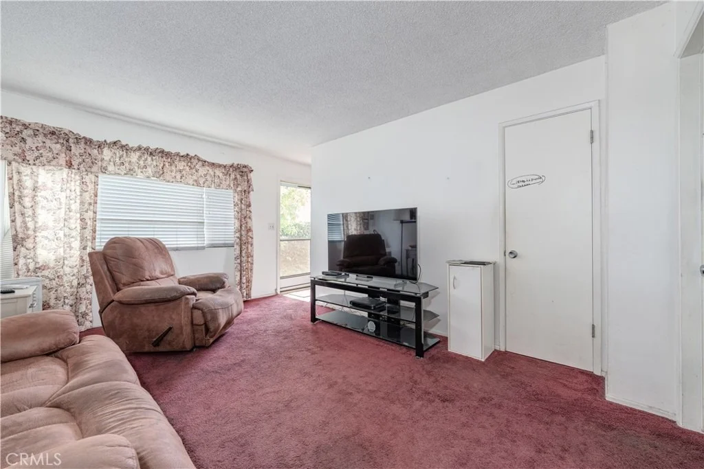Photo of 10921 Walnut
