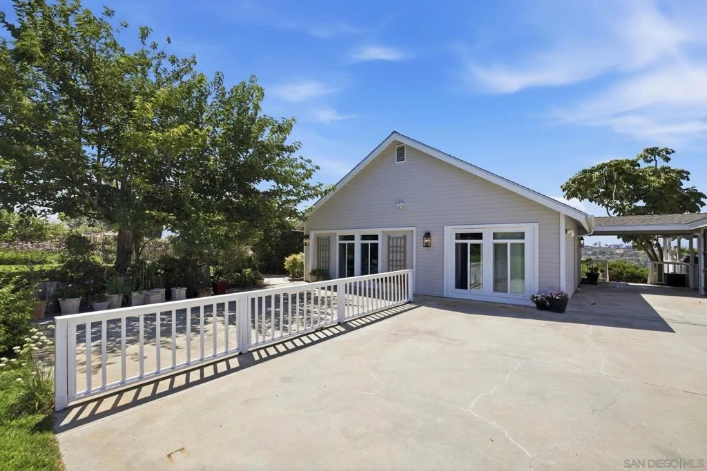 Photo of 2613 Sunset Hills