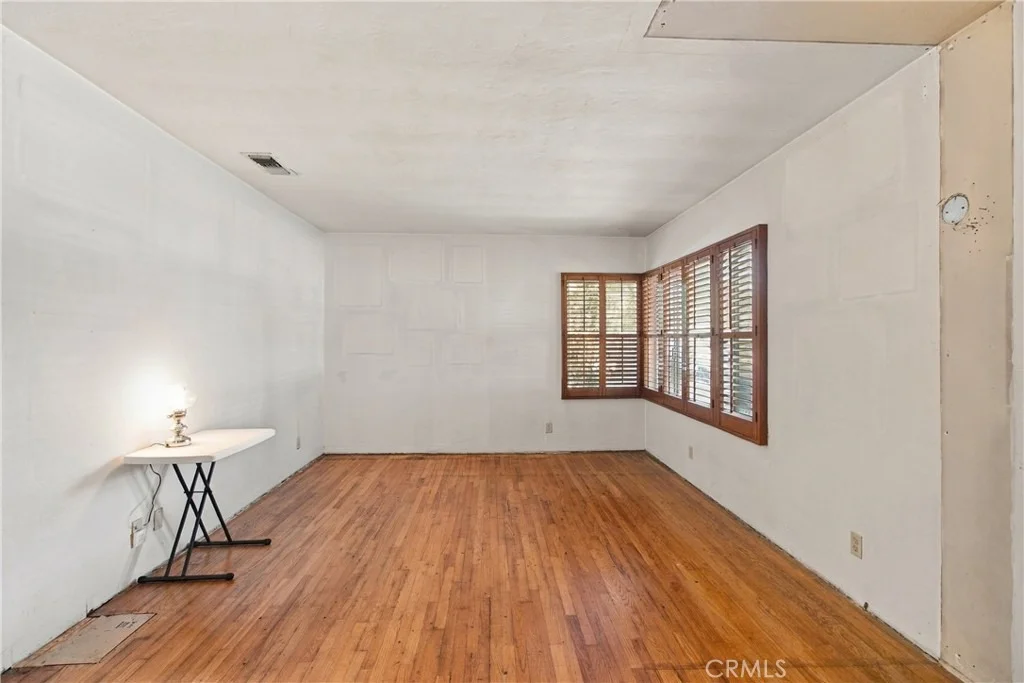 Photo of 2043 N Maple