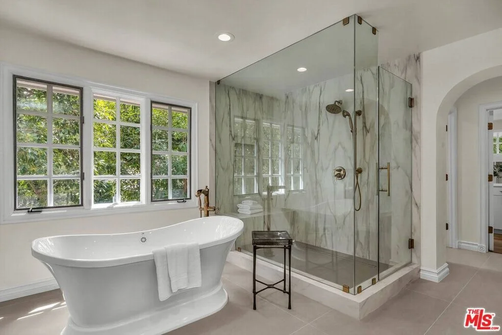Photo of 3225 Iredell Lane