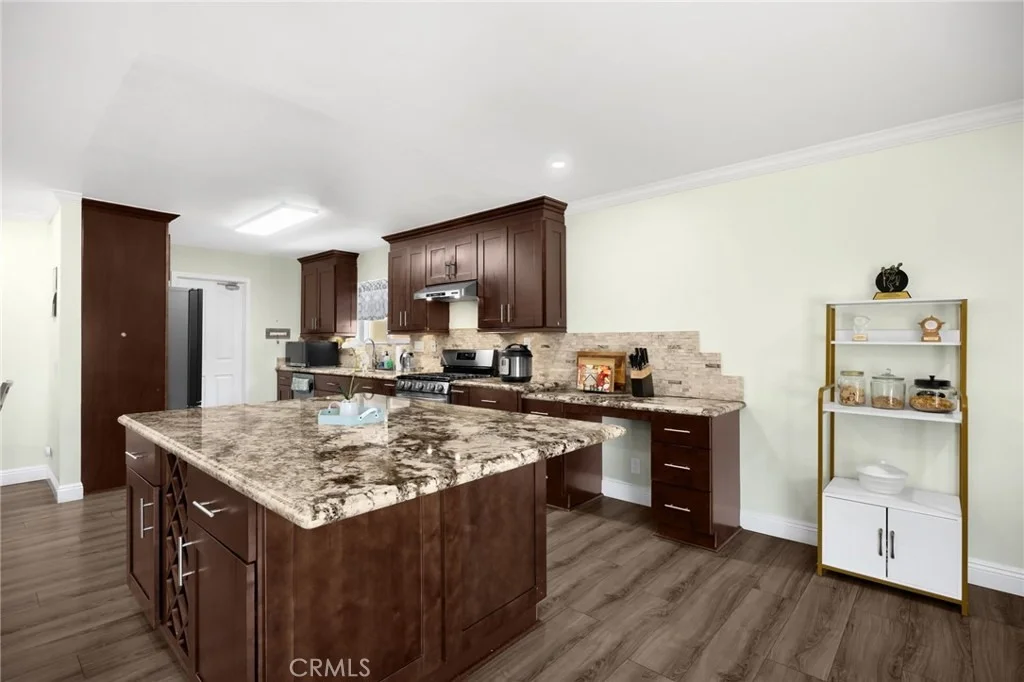 Photo of 1545 La Salle Circle