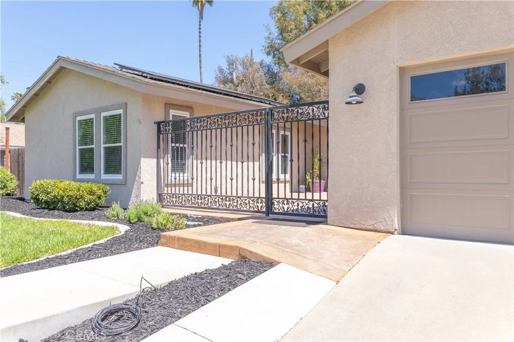 Photo of 42540 Escolacata Drive
