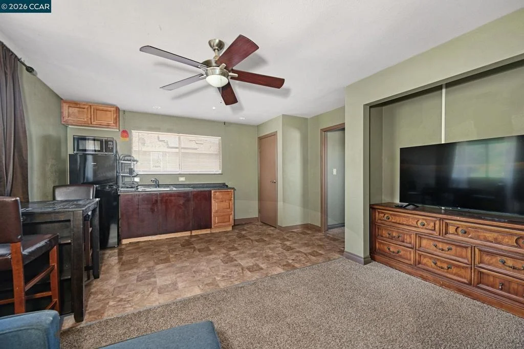 Photo of 1402 Canterbury Dr