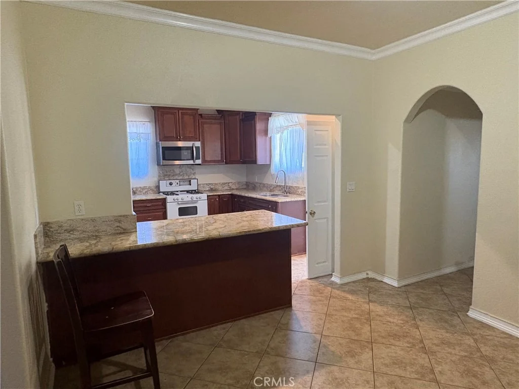 Photo of 3395 Franklin Avenue