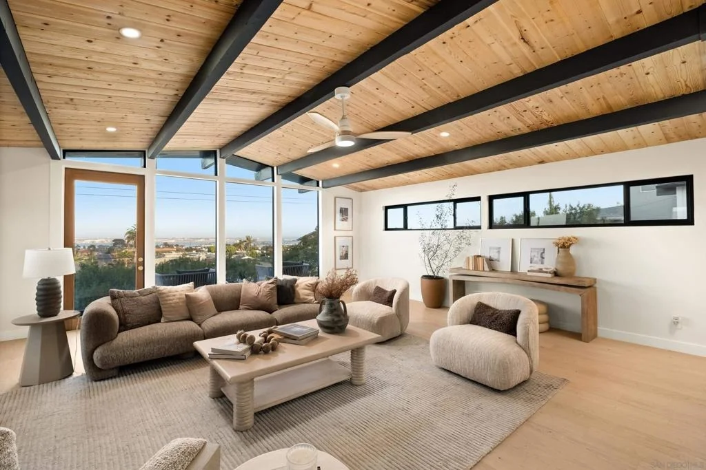 Photo of 3992 La Cresta