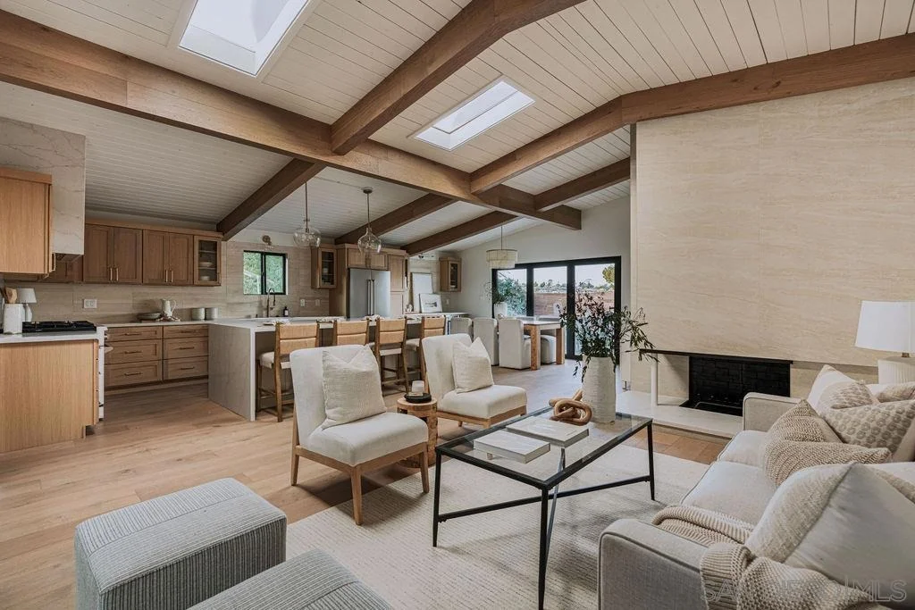 Photo of 4985 Pacifica Dr