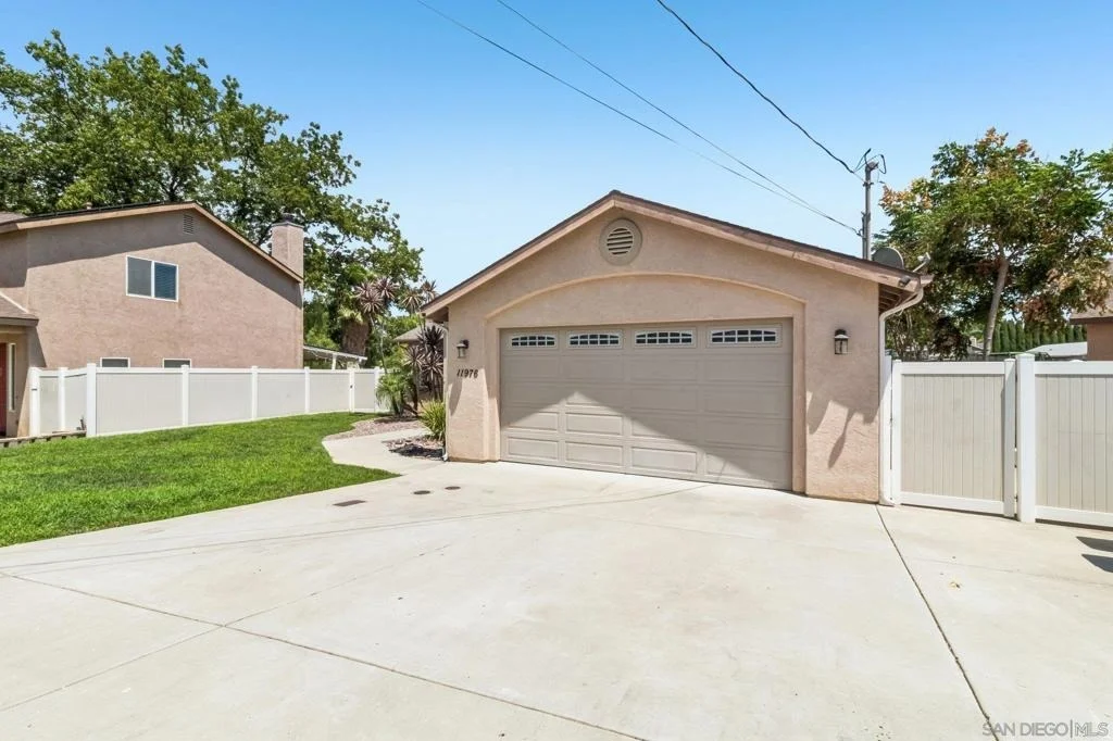 Photo of 11976 Foothills River Ln
