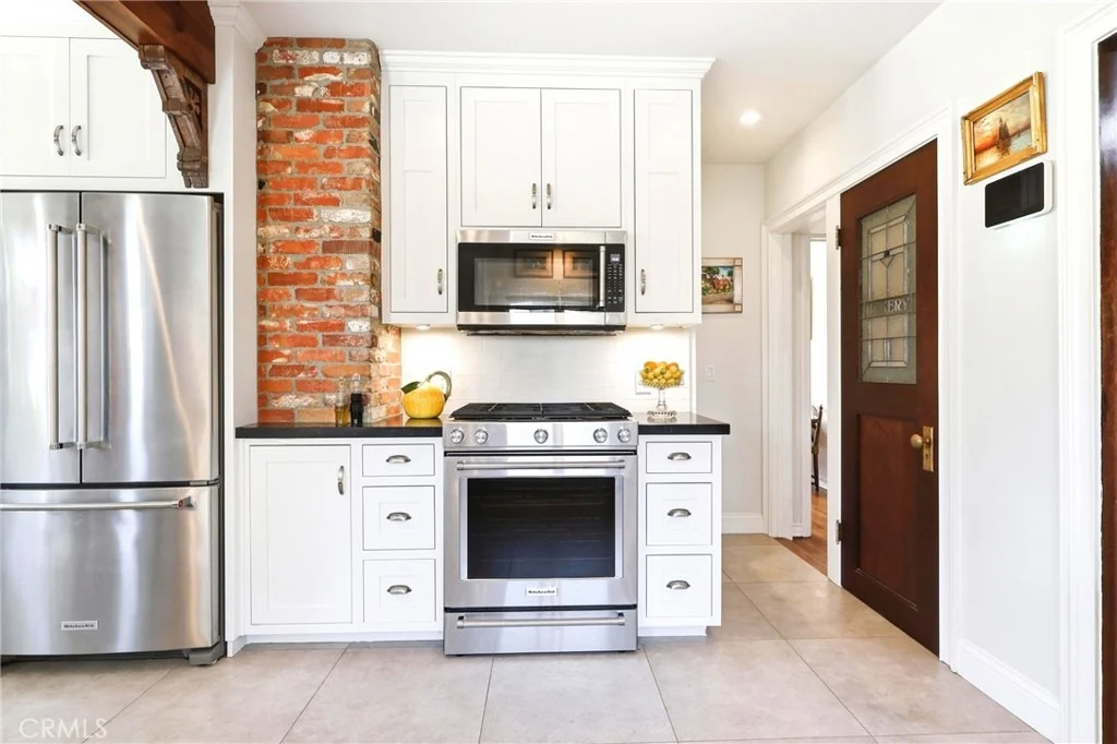 Photo of 18 W Cypress Avenue