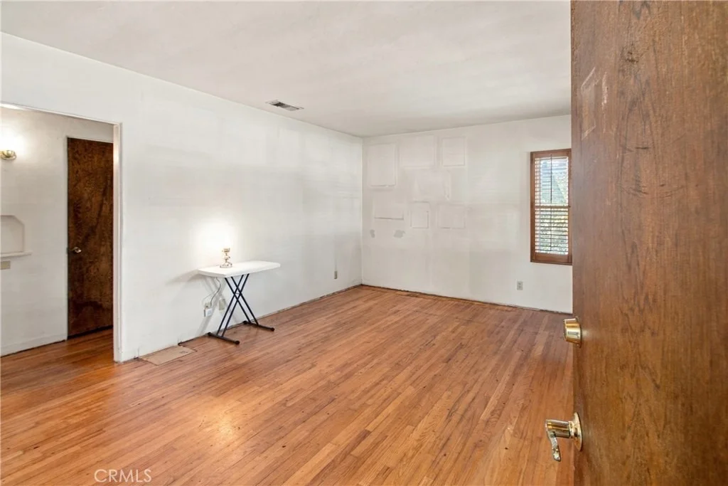 Photo of 2043 N Maple