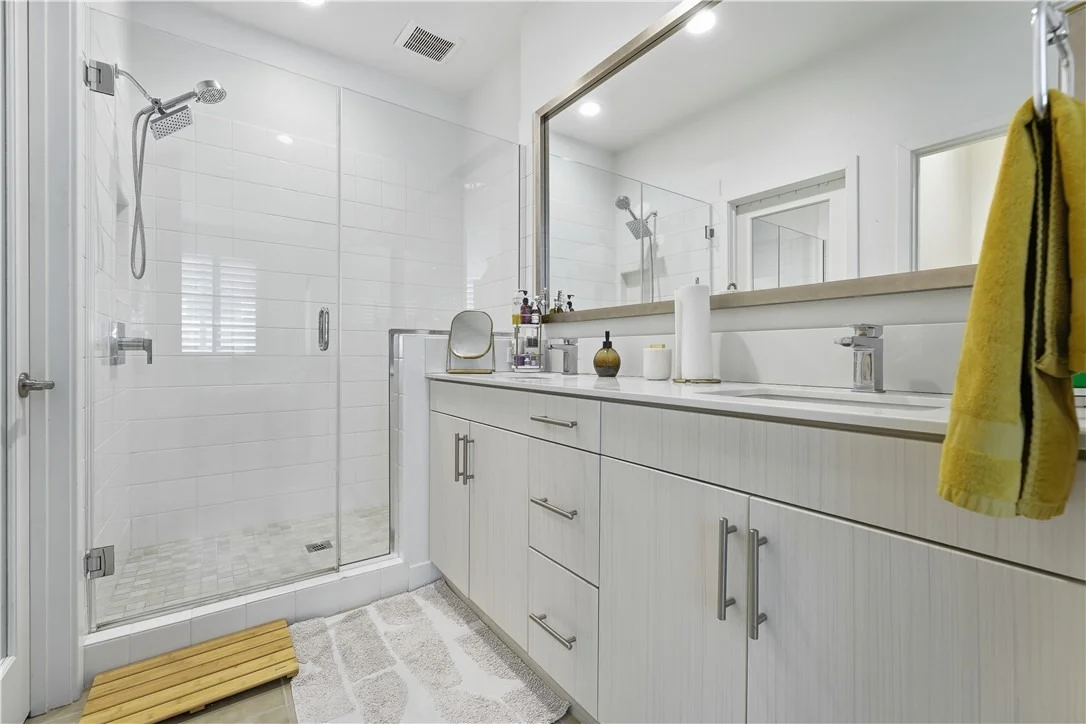 Photo of Unit 708 at 9942 Artesia Boulevard