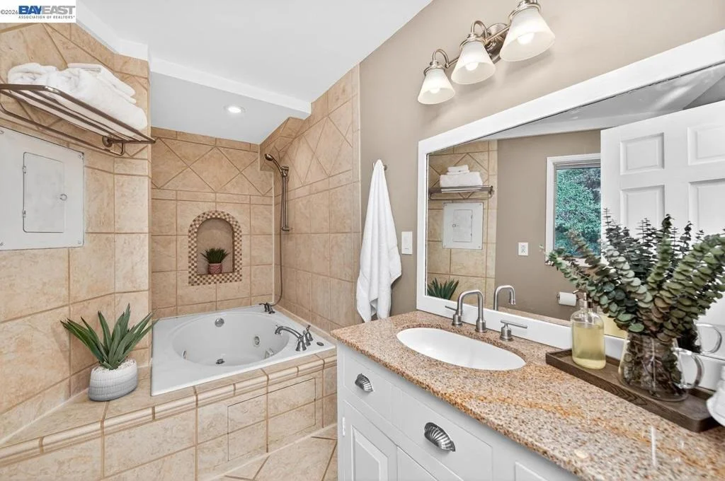 Photo of 35655 Palomares Rd