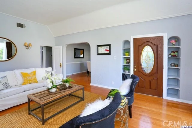 Photo of 1121 Cordova Avenue