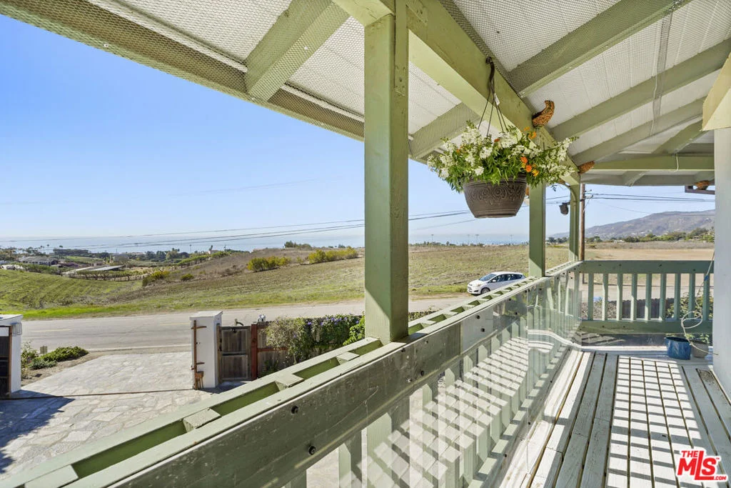 Photo of 6052 Merritt Drive