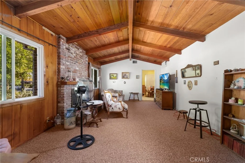 Photo of 1121 Highland Oaks Drive
