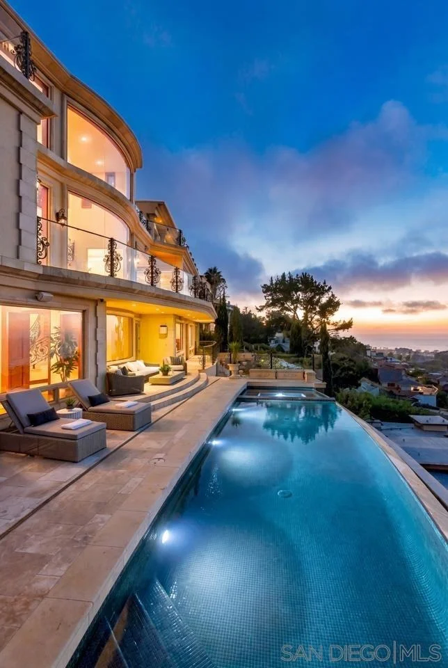 Photo of 1718 Valdes