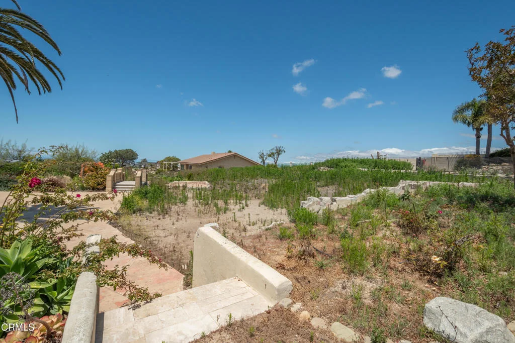 Photo of 833 W Highland Drive
