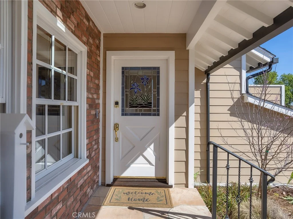 Photo of 1012 N Sunset Canyon Drive