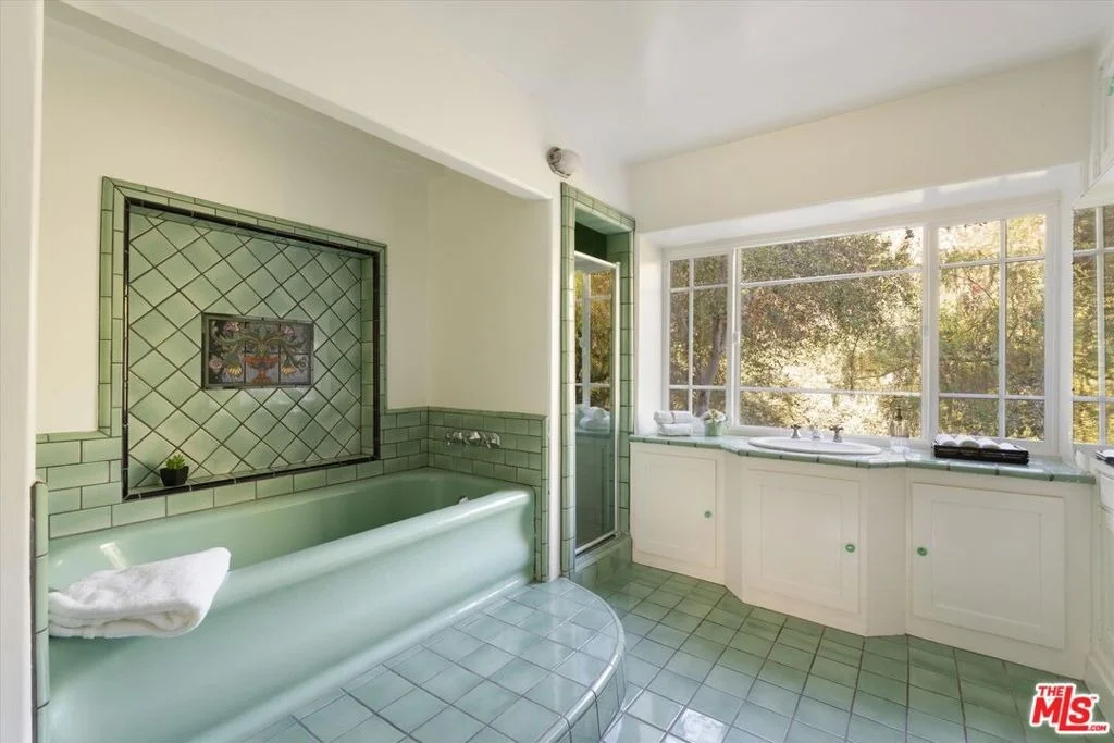 Photo of 5514 Canyonside Road