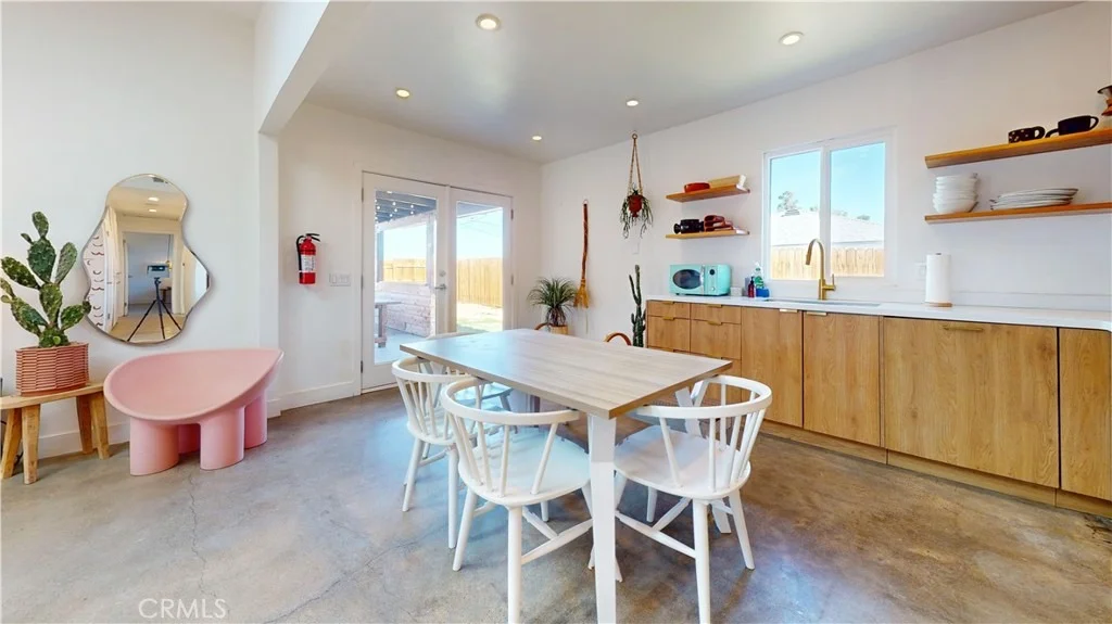 Photo of 7005 Hillview