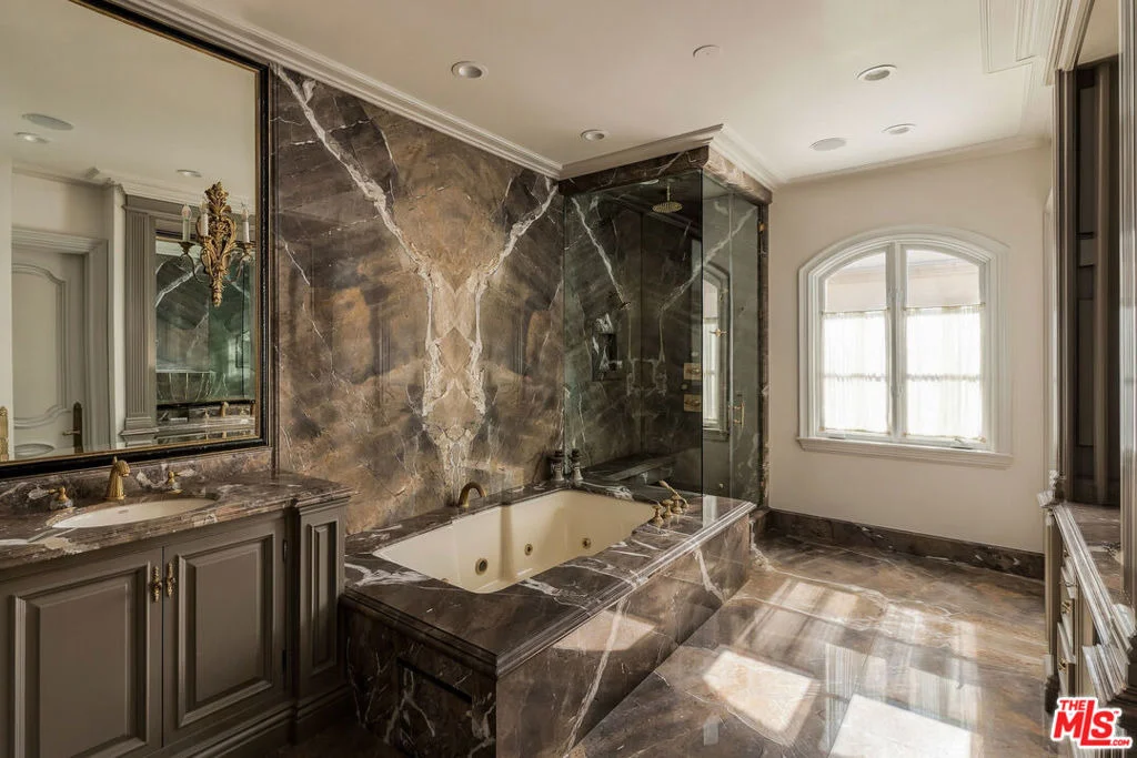 Photo of 628 N Rodeo Drive