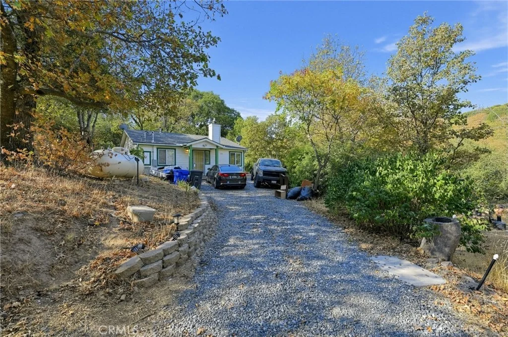 Photo of 829 Hillside Drive