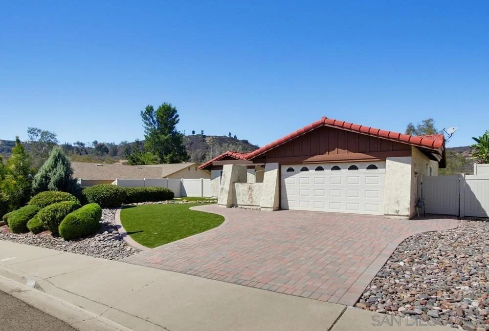 Photo of 2499 Windmill View Road