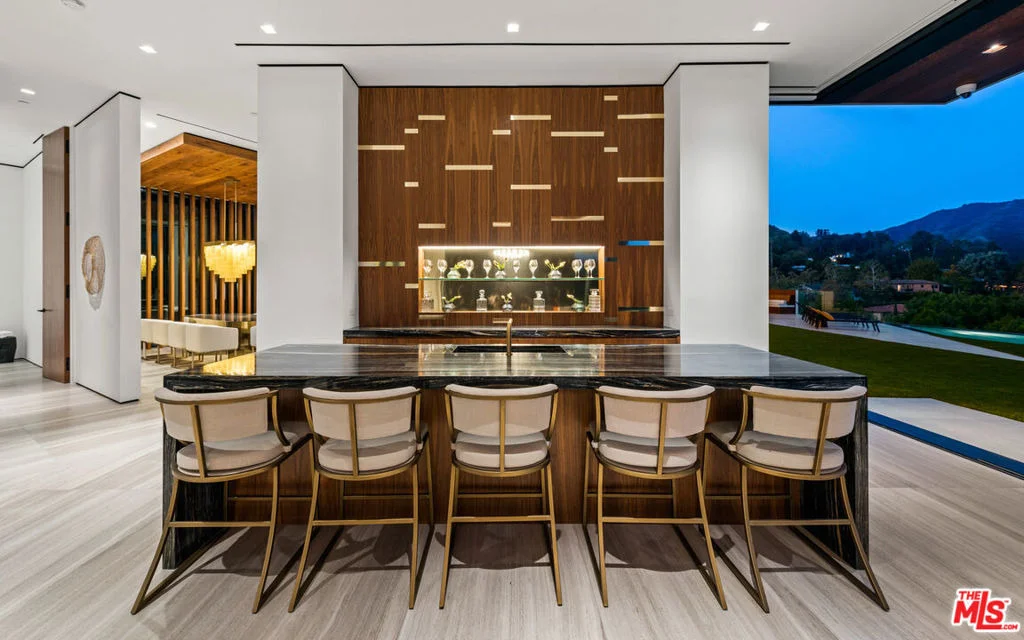 Photo of 1130 Angelo Drive