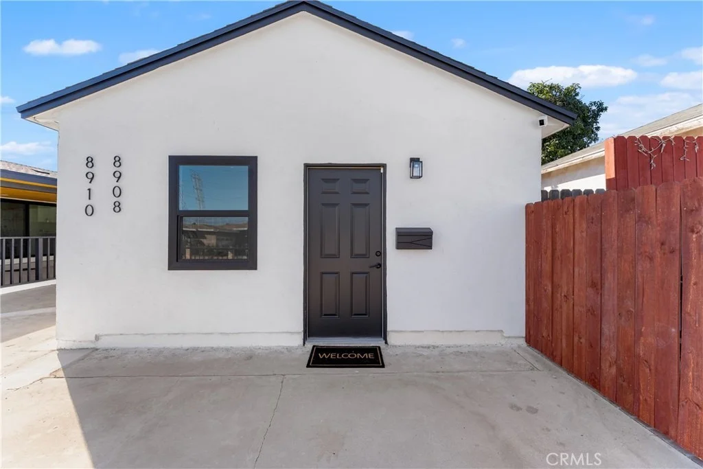 Photo of 8908 8910 Lev Avenue