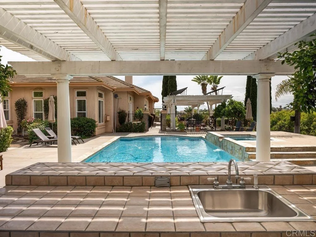 Photo of 2737 Dos Lomas