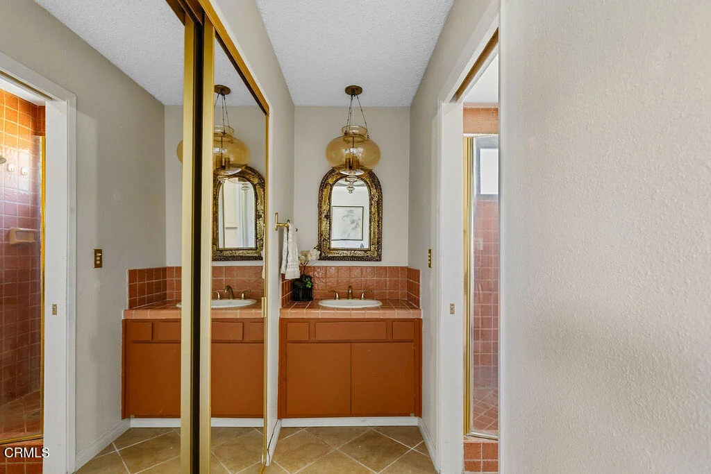 Photo of 567 N Avocado Place