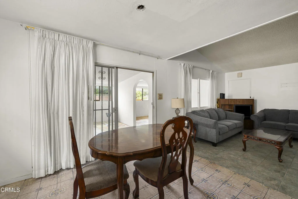 Photo of 1601 S Ventura Road