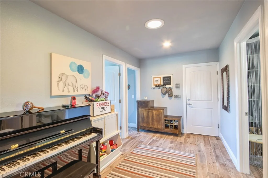 Photo of 40390 Ross Road