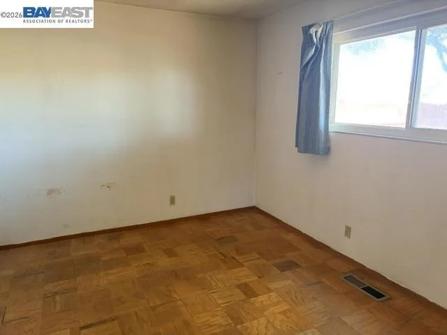Photo of 358 Robert Way