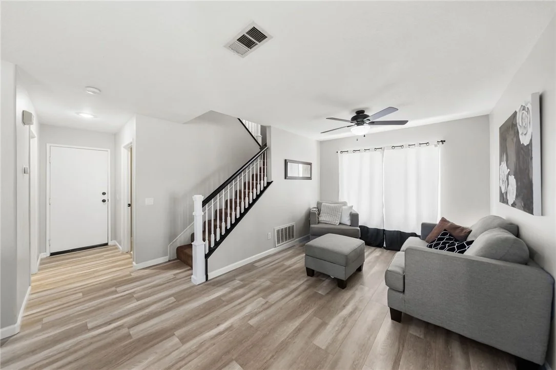 Photo of 26840 Redwood