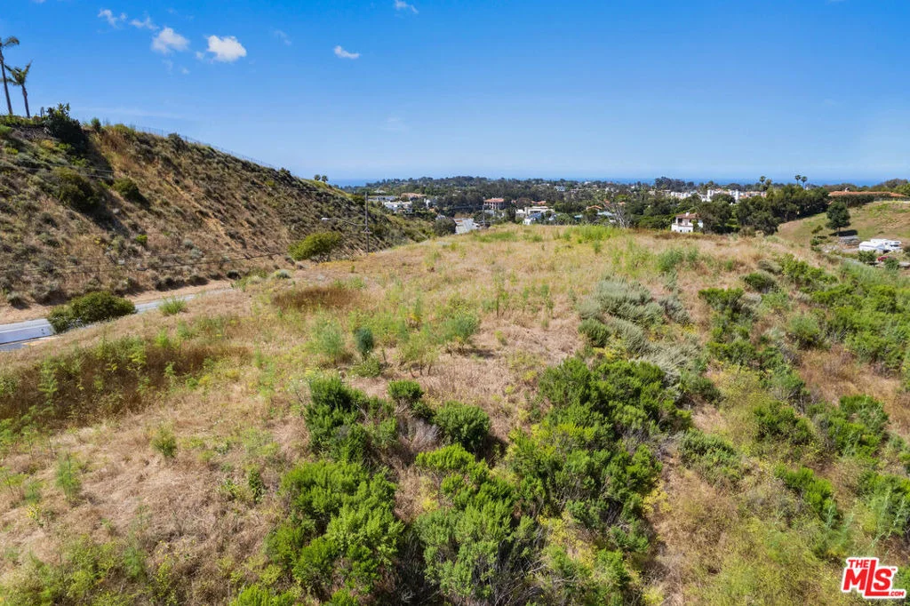 Photo of 6111 Kanan Dume Road