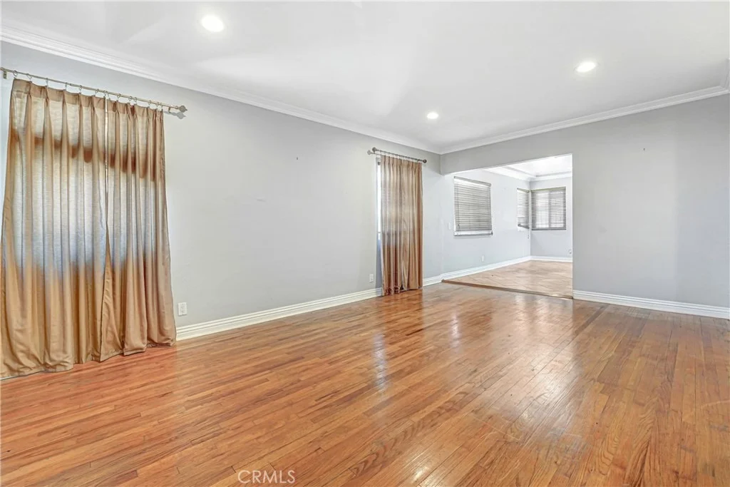 Photo of 727 W 137th Place