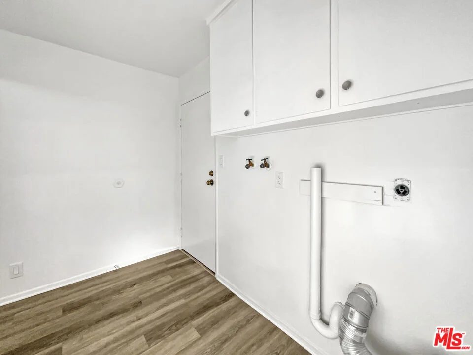 Photo of 6558 Menlo Street