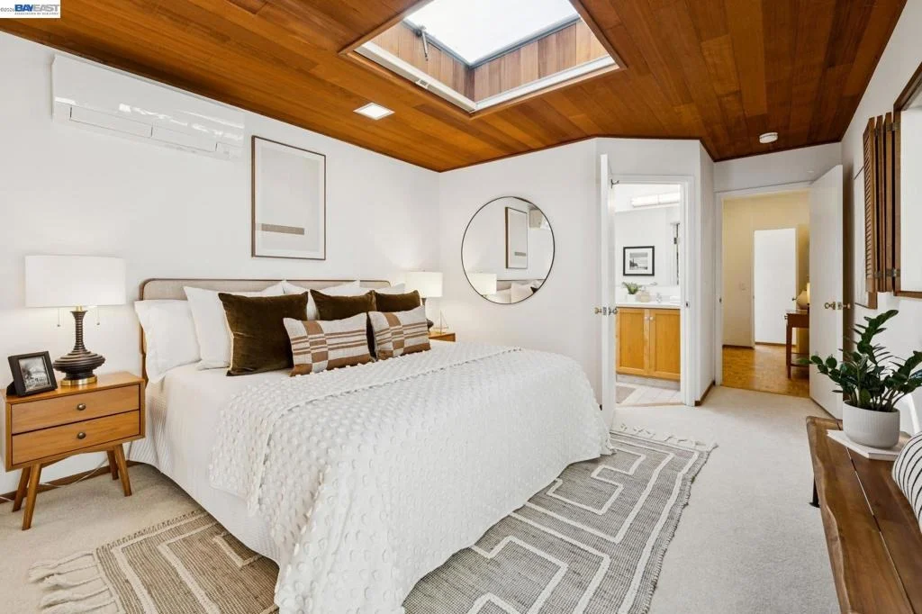 Photo of 1085 STERLING AVE