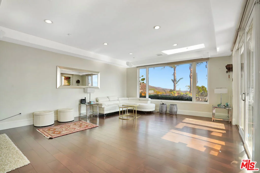Photo of 27425 Calicut Road