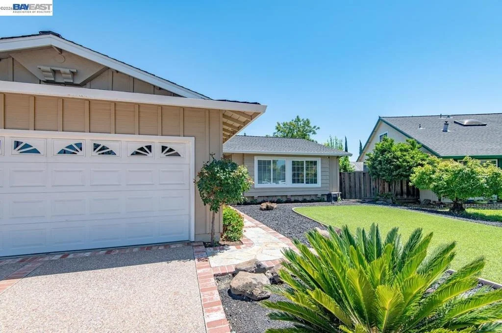 Photo of 583 Covington Way