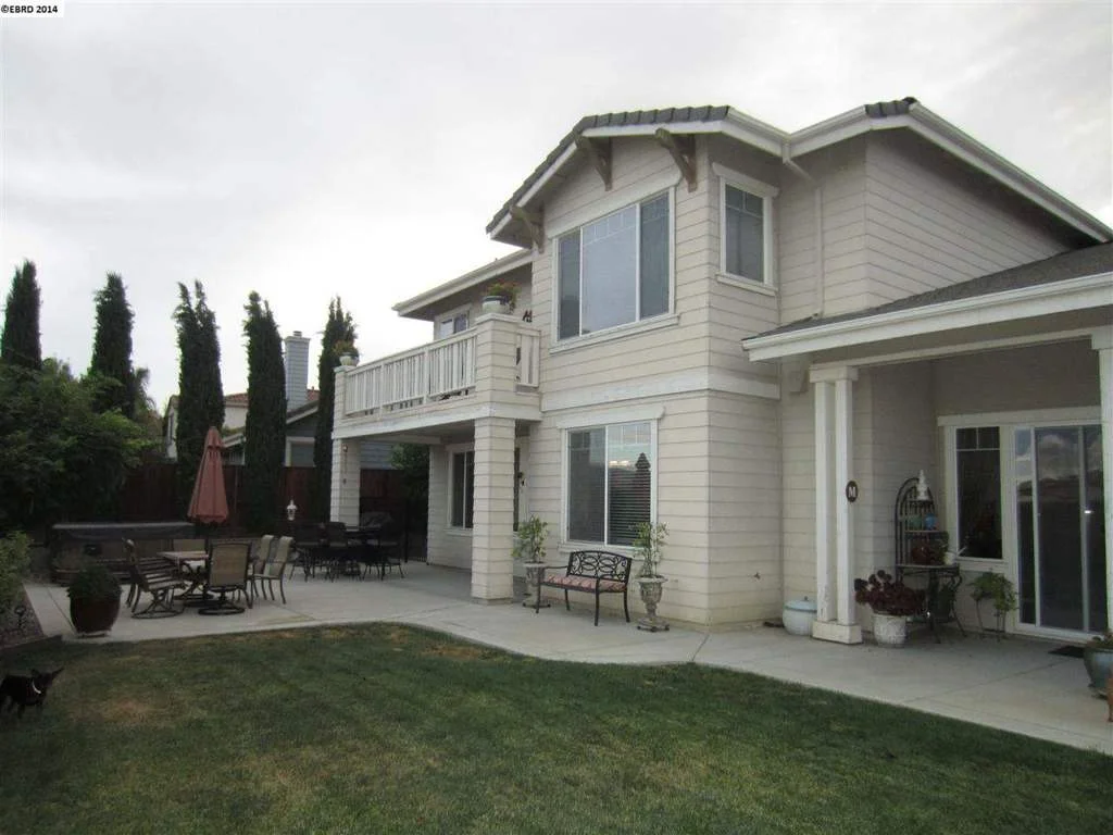 Photo of 545 LAKEVIEW DR