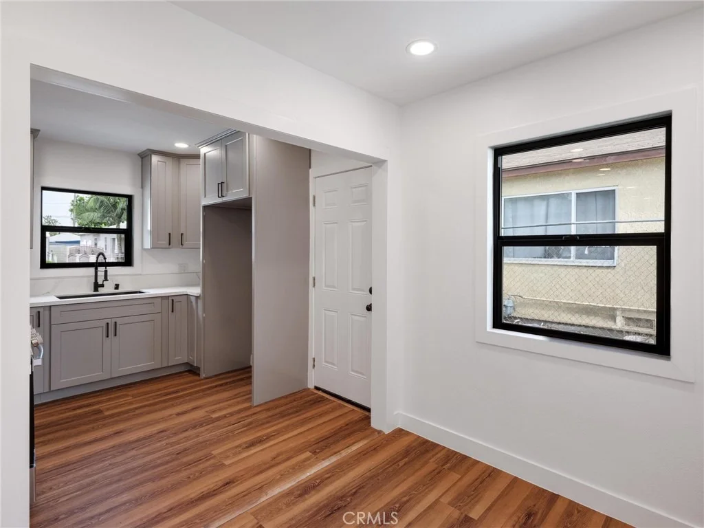 Photo of 5910 Walnut Ave