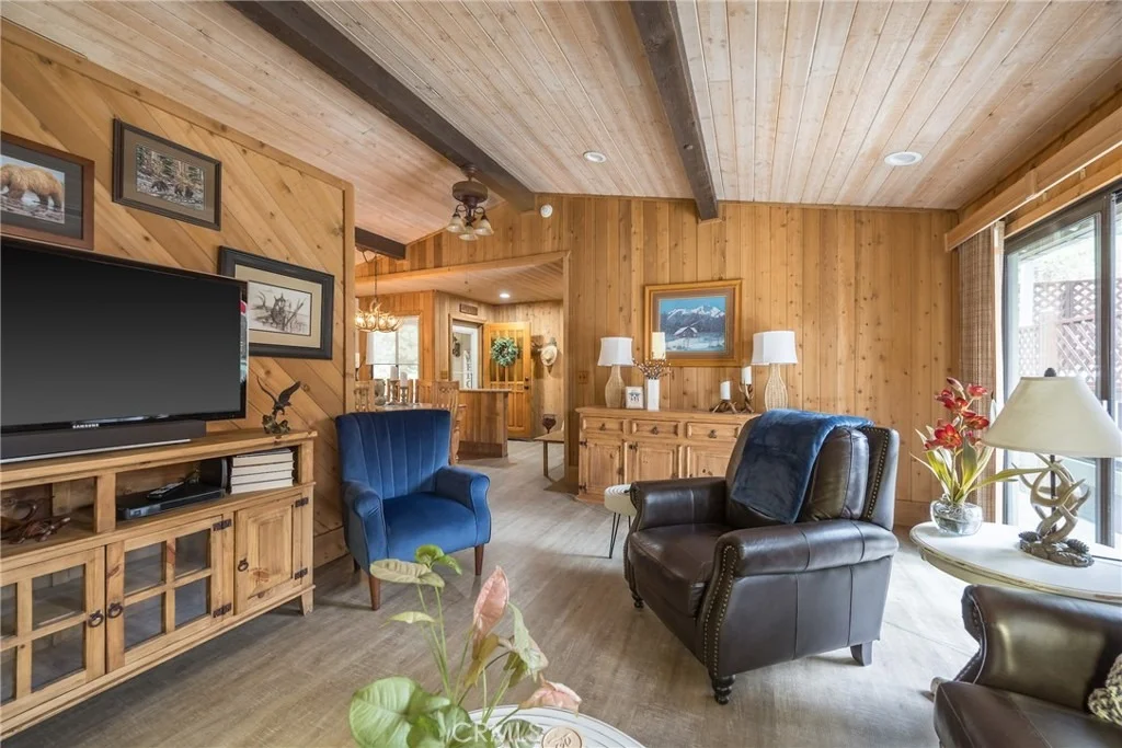 Photo of 824 Mountain Lane