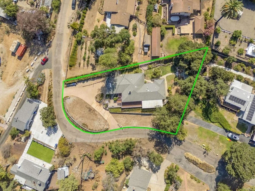 Photo of 1752 Grove Road