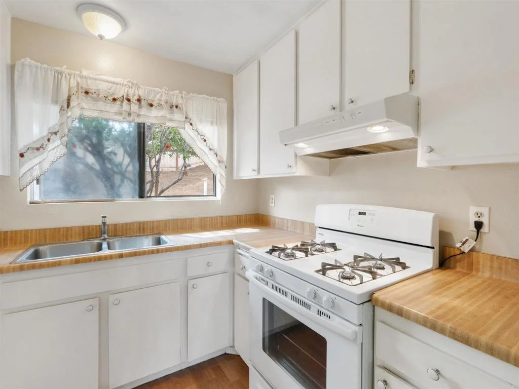 Photo of 1521 Temple Heights Drive