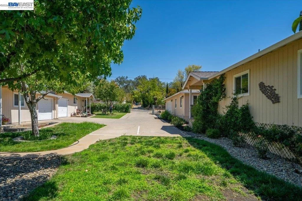 Photo of 2584 Reservoir Ln