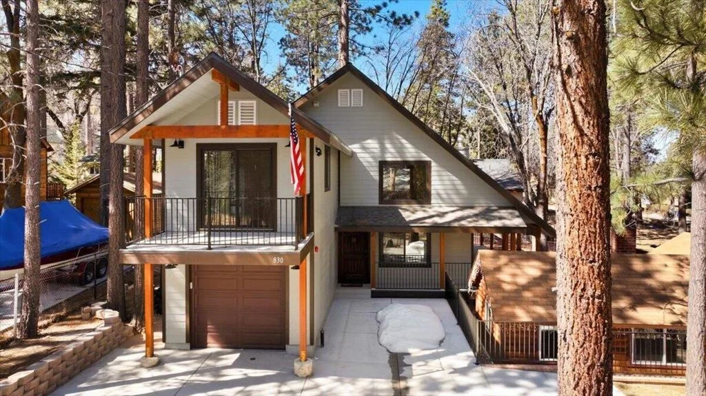 Photo of 830 Oriole Drive