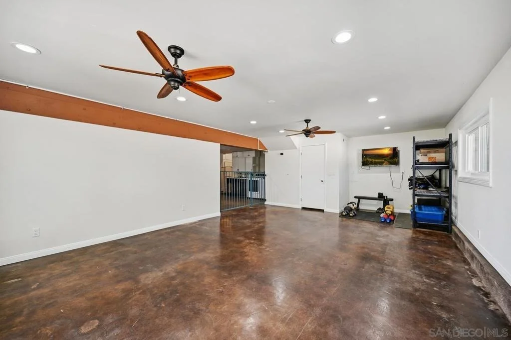 Photo of 4488 La Canada