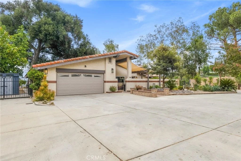 Photo of 31016 E Sunset Drive N